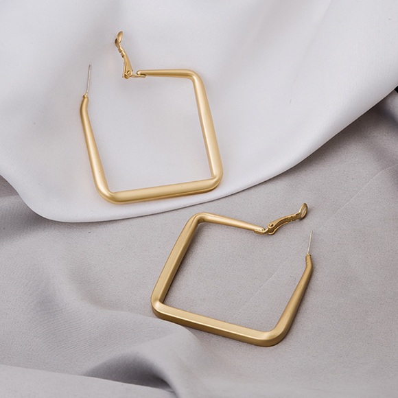 Matte Gold Square Hoop Earrings - Picture 6 of 7